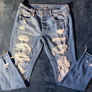 American Eagle Tom Girl Distressed Ripped Jeans Size 4 Regular EUC